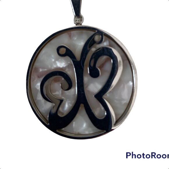 Butterfly circle pendant Stainless Steel Necklace. - Picture 3 of 5